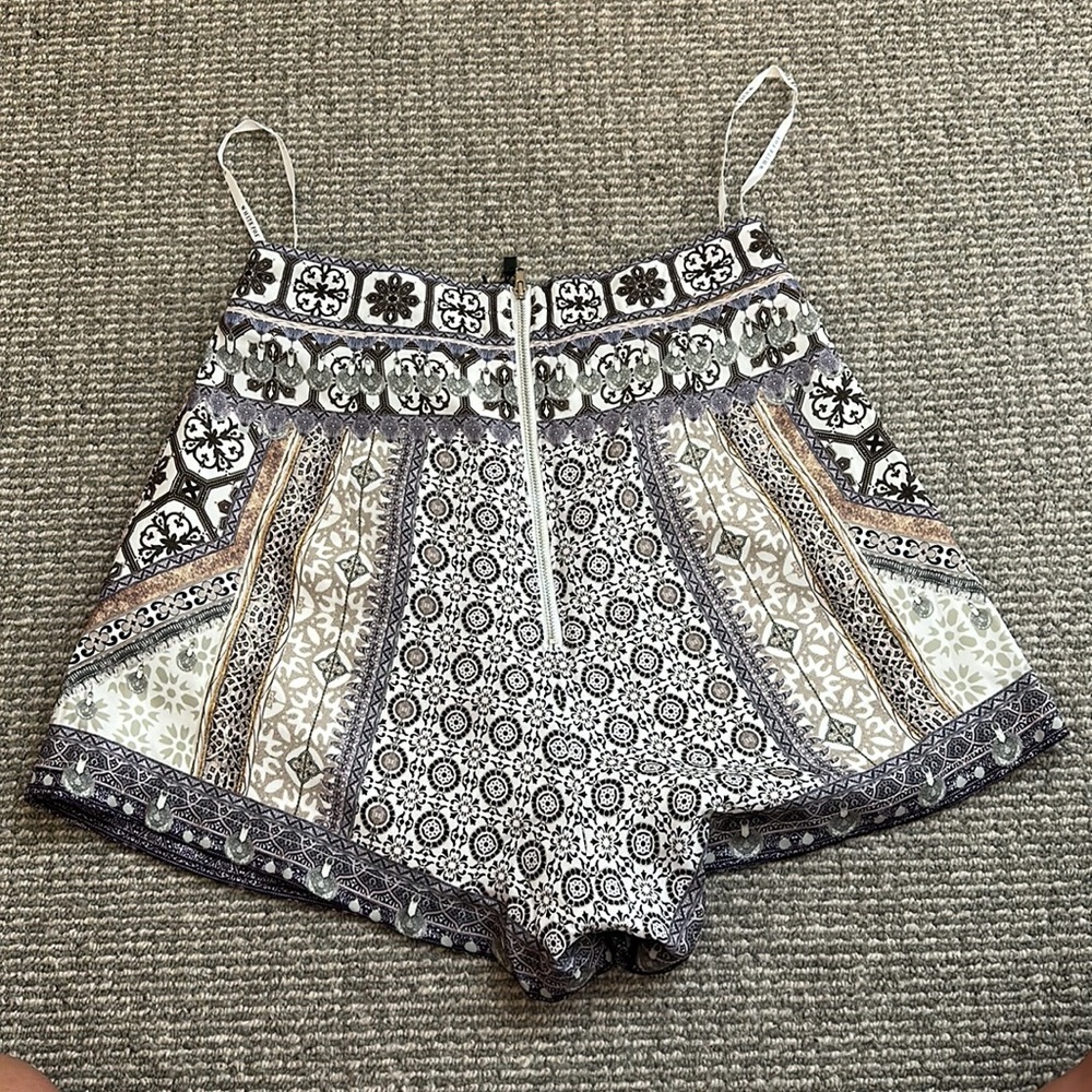 Shorts - Picture 4 of 6